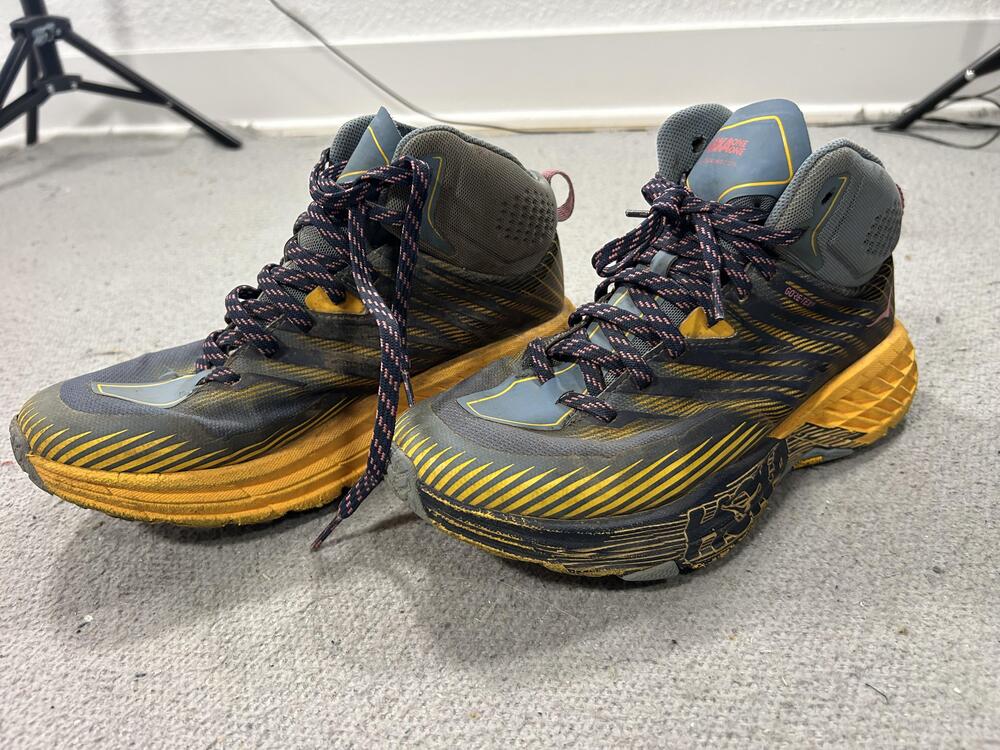 Hoka One One Speedgoat Mid 2 GTX Shoes Men Size 7.5 Gray Hiking Trail Waterproof
